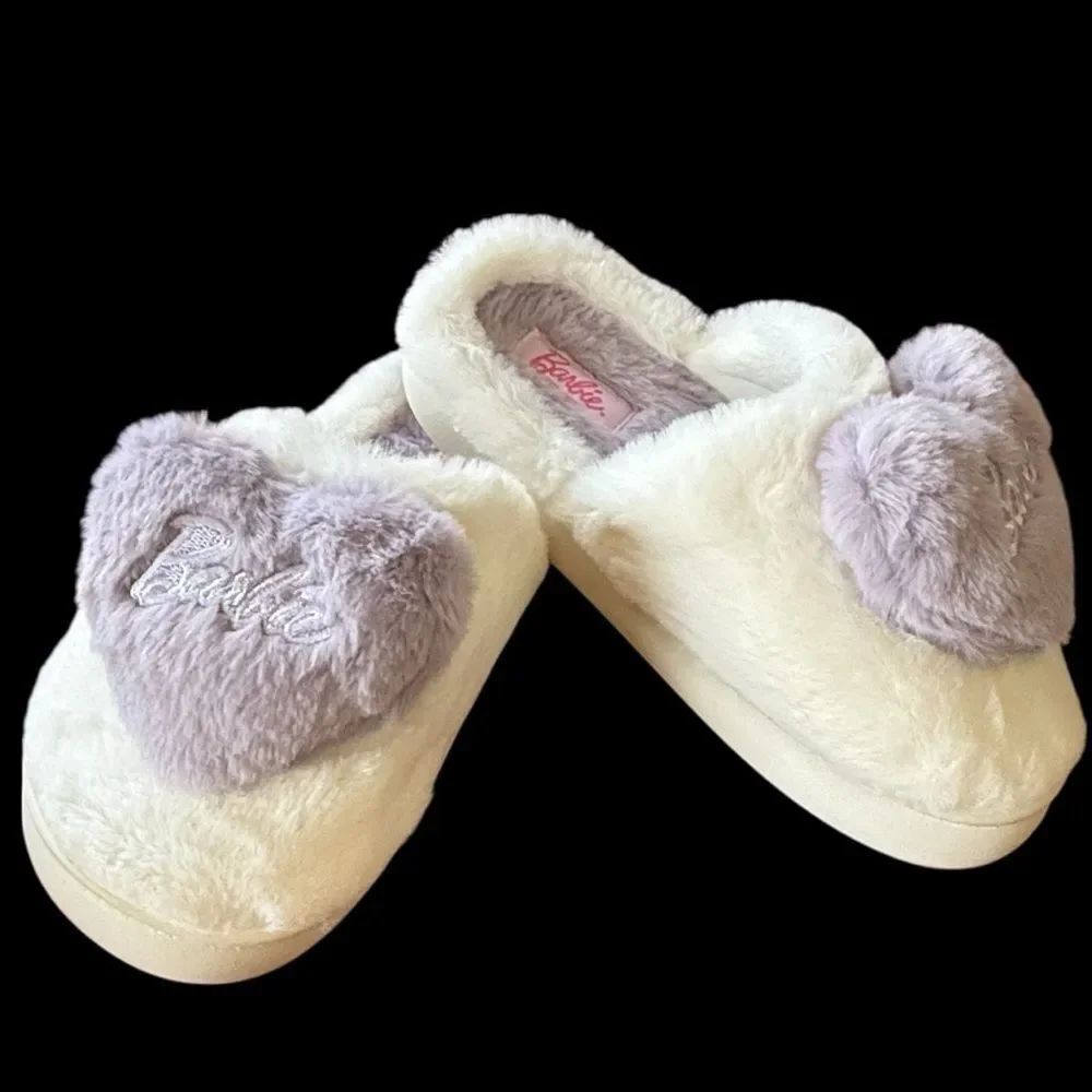 NWOT Barbie White and Purple Plush Faux Fur Heart Slip On Slippers Large 8-9